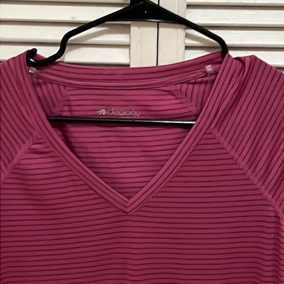 IDEOLOGY ATHLETIC Top  - Picture 7 of 8